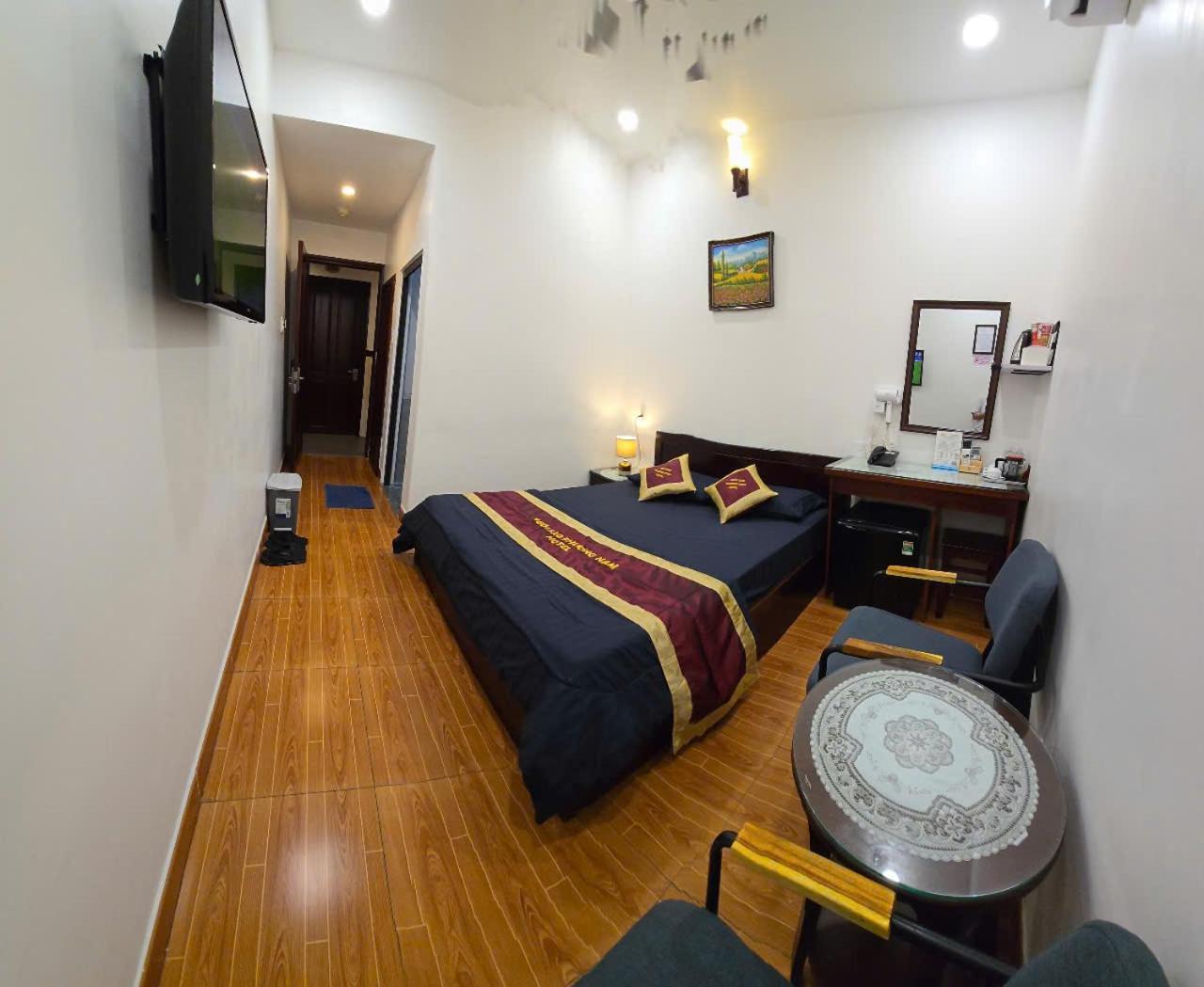 Khách sạn Ngoi Sao Phuong Nam *
